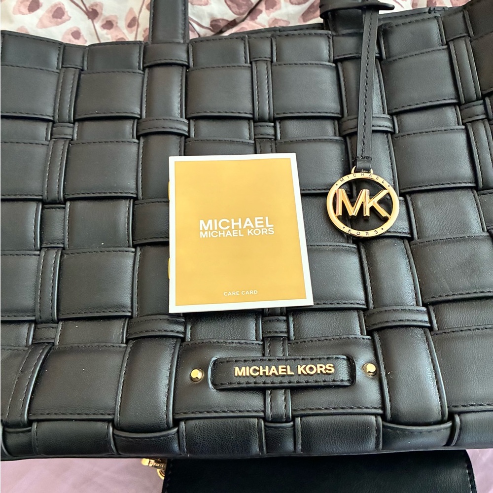 Michael Kors Black Quilted Tote With Wallet! - Picture 12 of 16